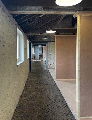 Matthew Lloyd Architects Cedar Yards 1A Yards Corridor 01